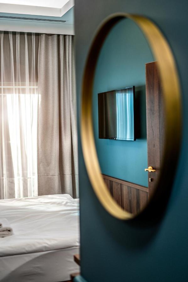 Palatinus Boutique Hotel Печ Екстериор снимка