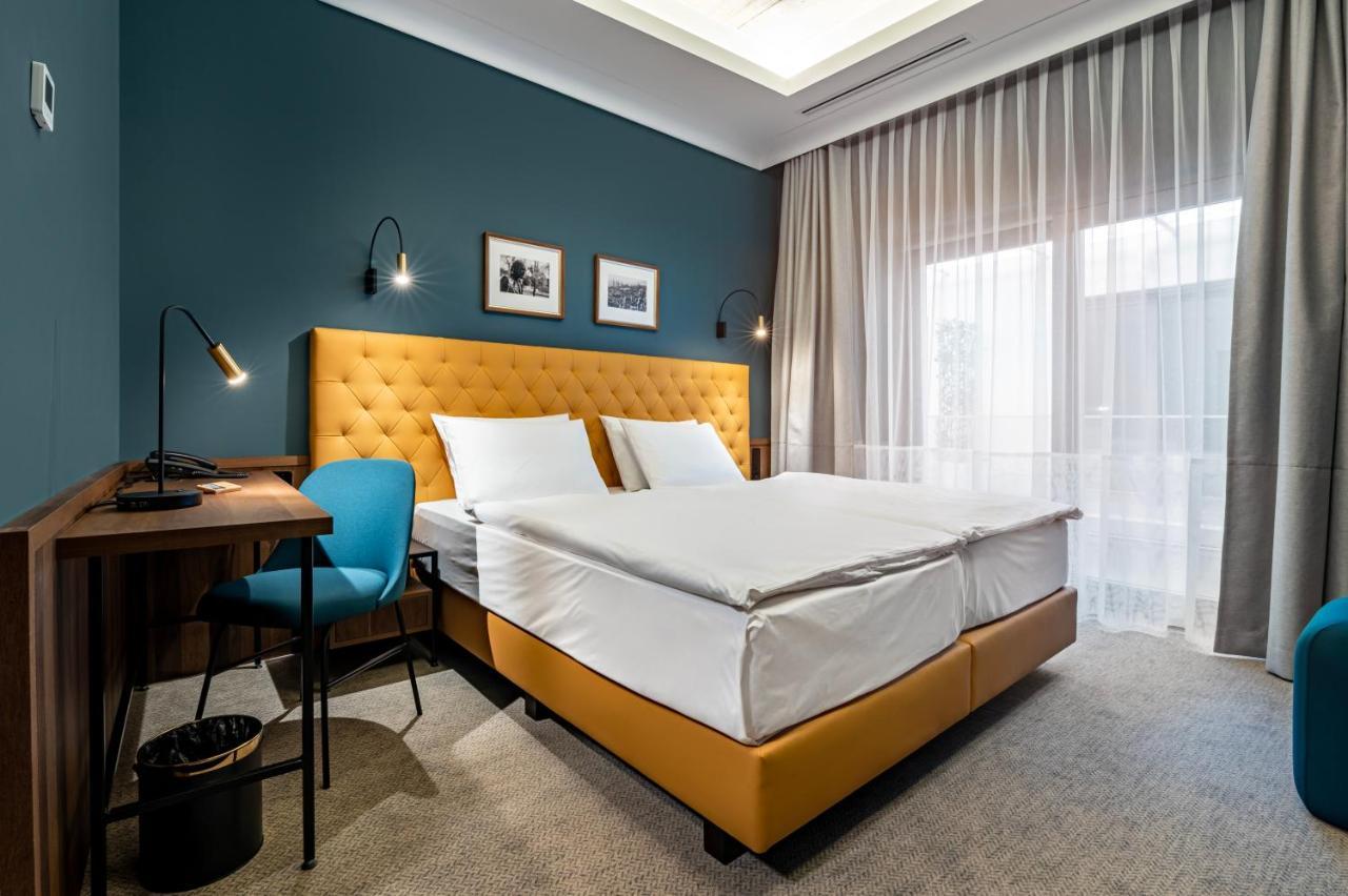 Palatinus Boutique Hotel Печ Екстериор снимка