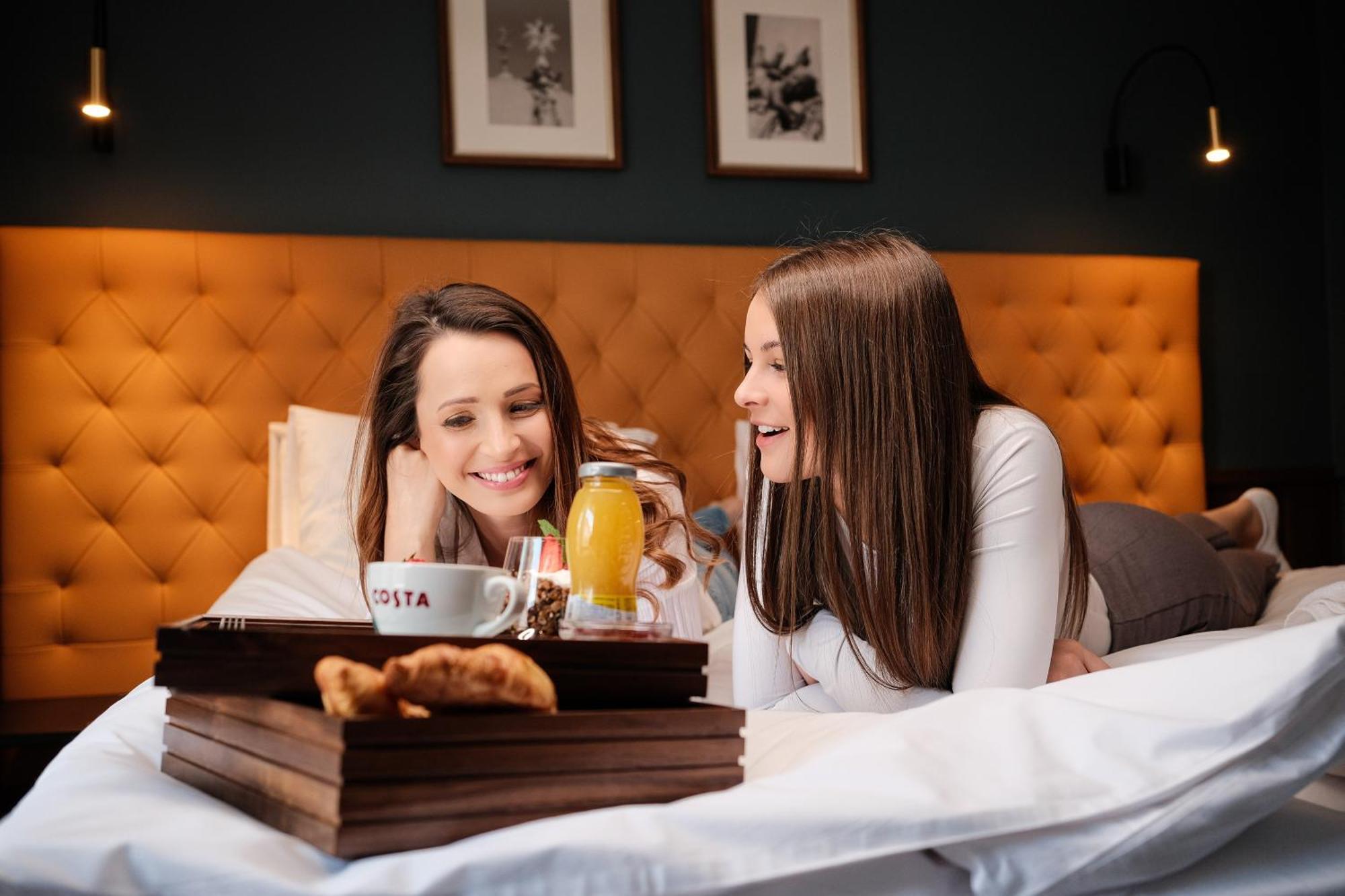 Palatinus Boutique Hotel Печ Екстериор снимка