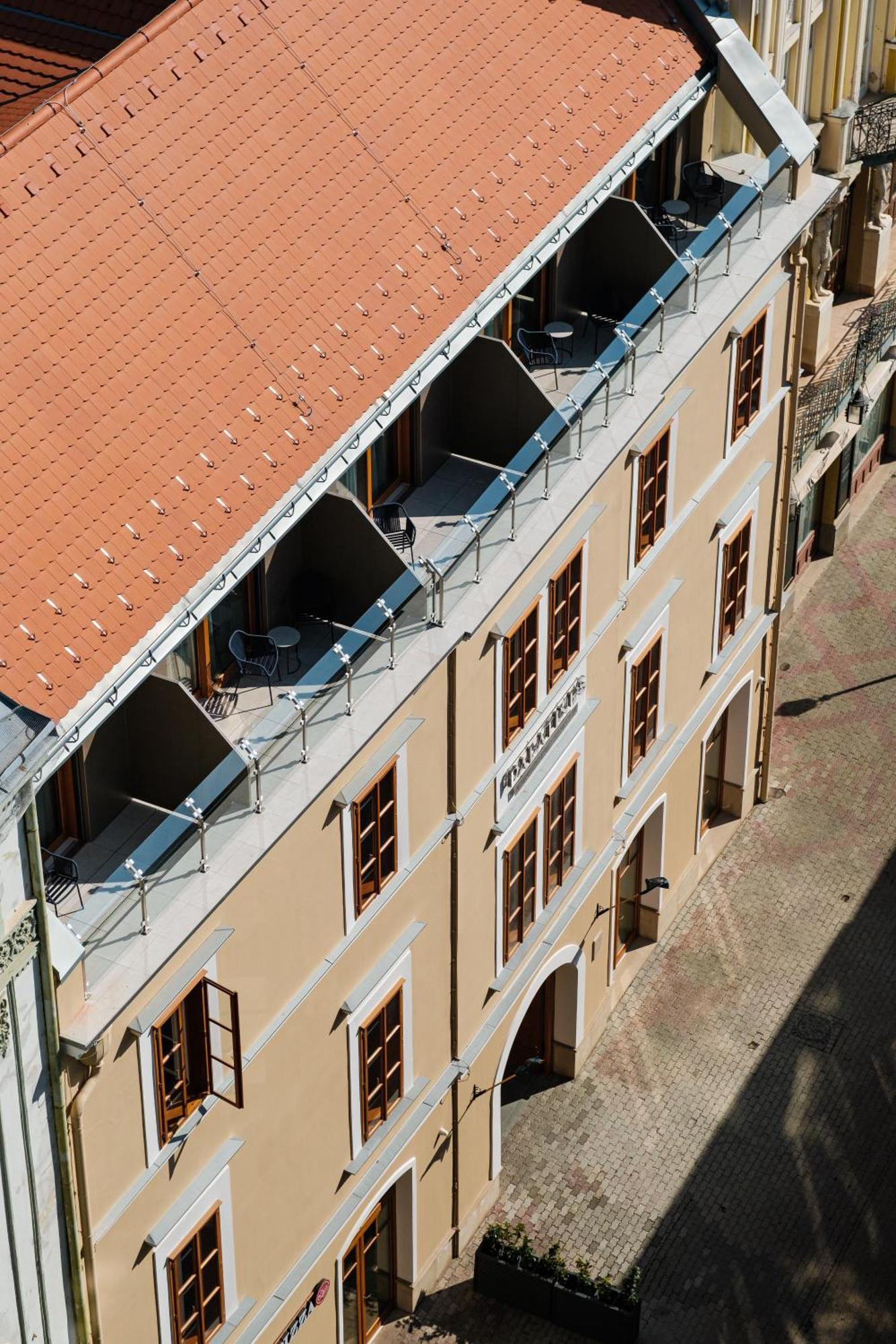 Palatinus Boutique Hotel Печ Екстериор снимка